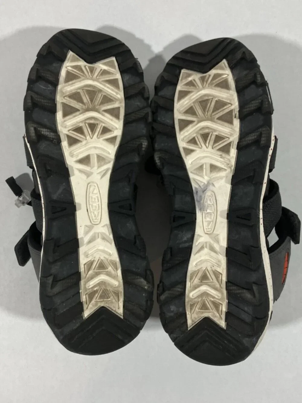 Keen Newport H2 Gray Red Size 4 Waterproof Closed Toe Sandals